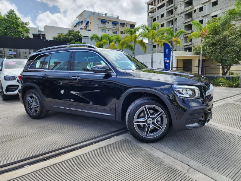 Mercedes-Benz Clase GLB 200 AMG 2024