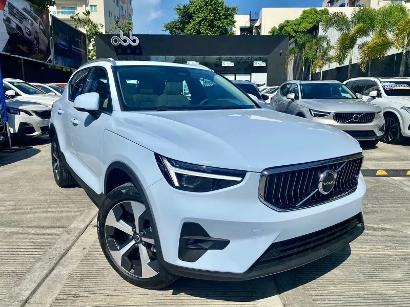 Volvo XC40 Ultimate B4 2024 – INVENTARIO OBB