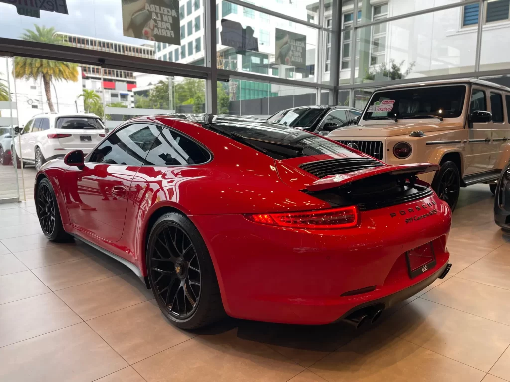 Porsche Carrera GTS 2015