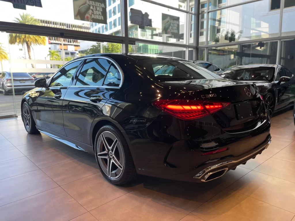 Mercedes-Benz C 300 Híbrido AMG 2023