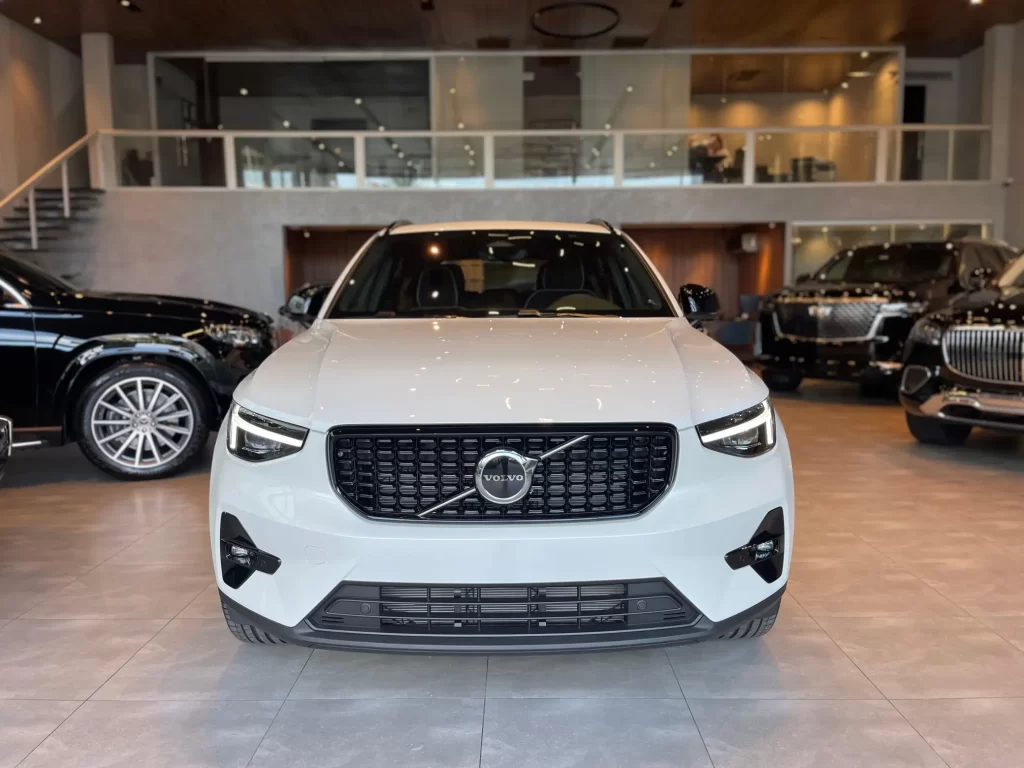 Volvo XC40 Ultimate Dark B5 2024