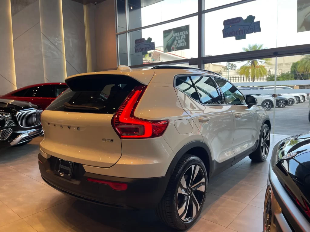 Volvo XC40 Ultimate Dark B5 2024