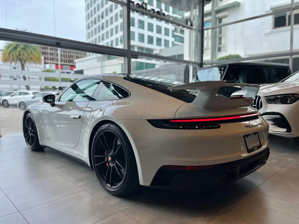 Porsche 911 Carrera GTS 2024