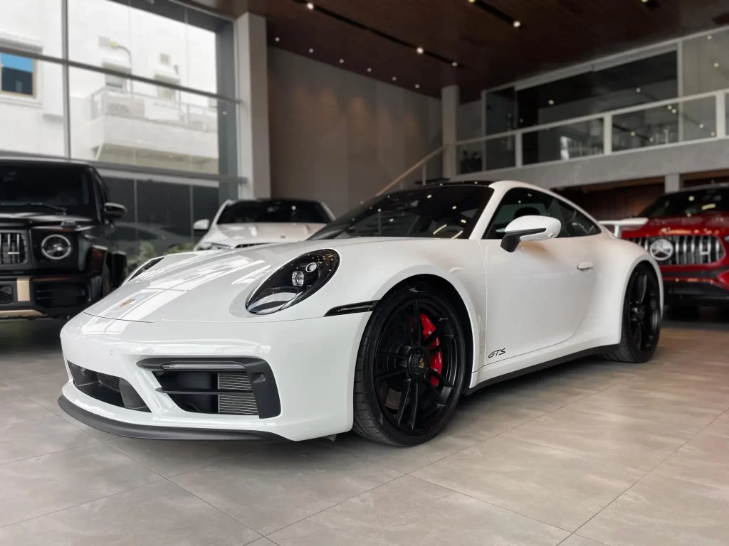 Porsche 911 Carrera GTS 2024