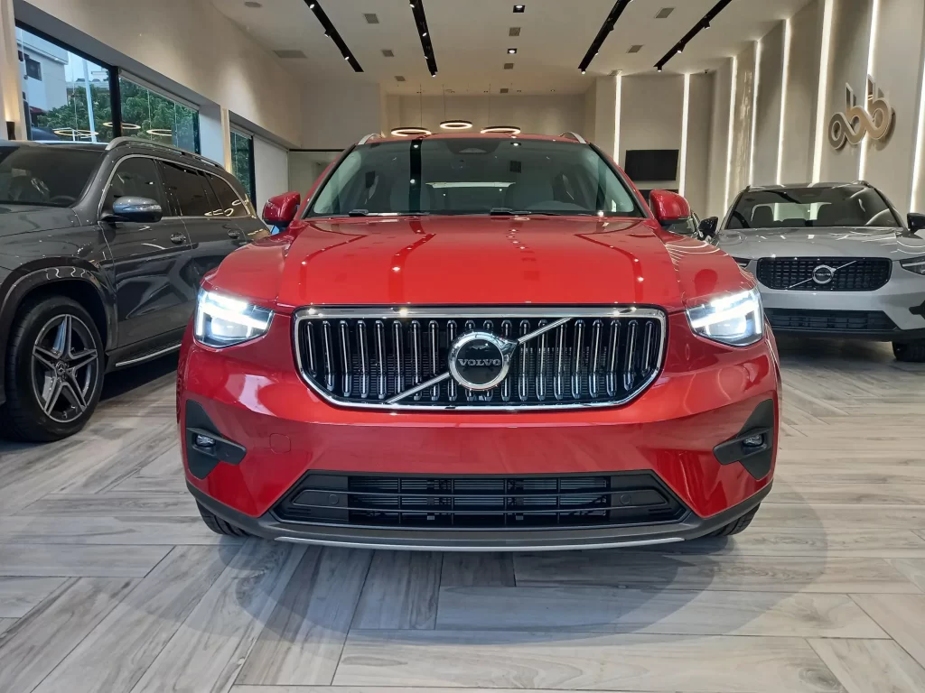 Volvo XC40 Ultimate B4 2024