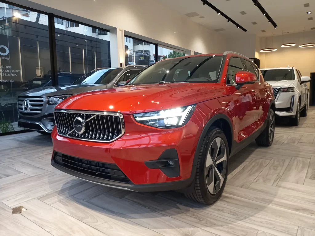 Volvo XC40 Ultimate B4 2024