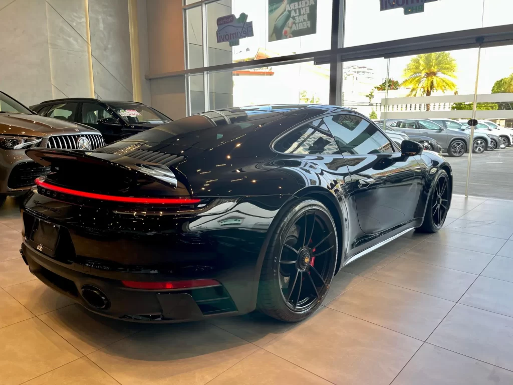 Porsche 911 Carrera GTS 2024