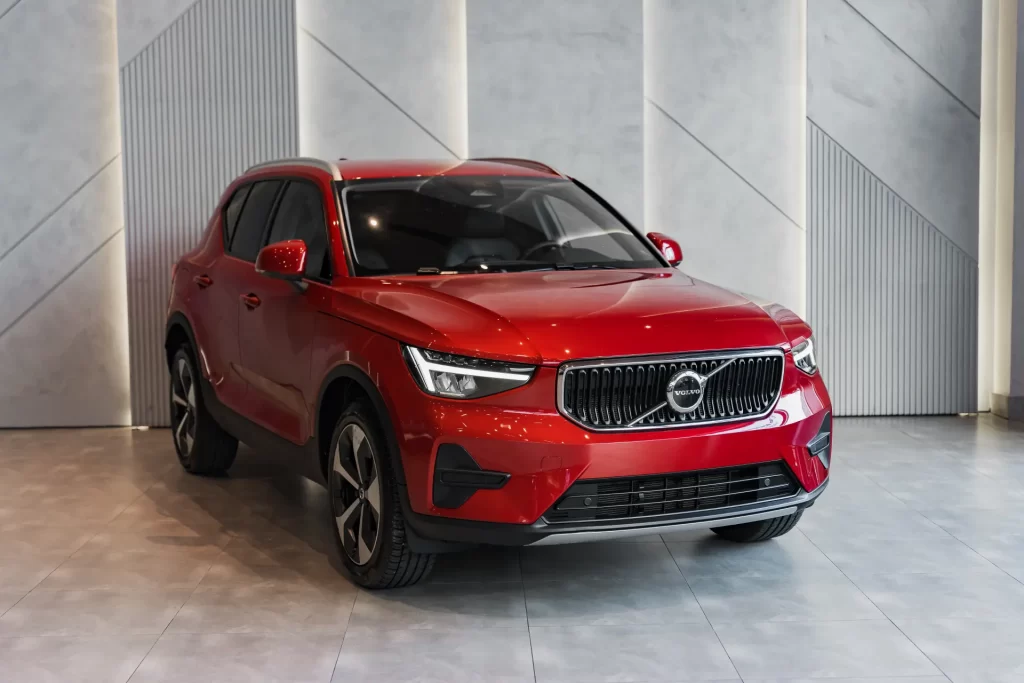 Volvo XC40 Plus B4 2024