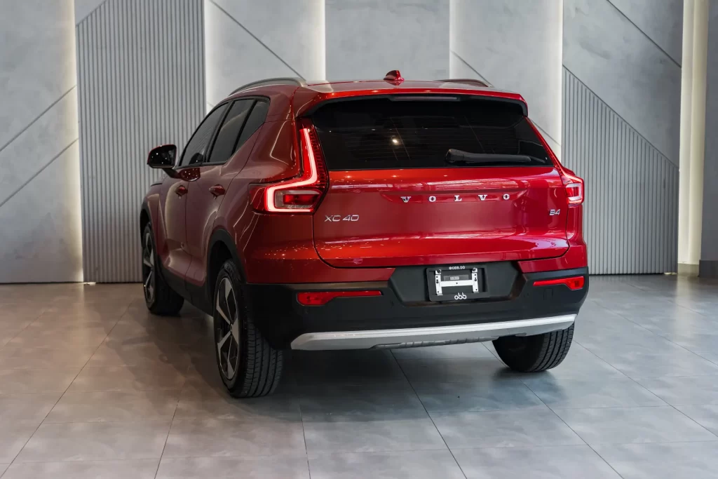 Volvo XC40 Plus B4 2024