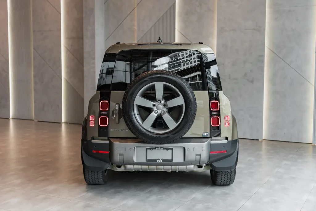 Land Rover Defender 110 SE 2024