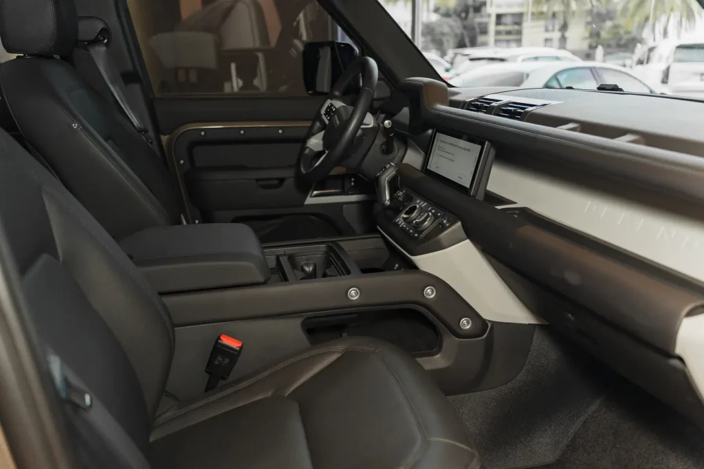 Land Rover Defender 110 SE 2024
